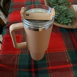 Tan 40 oz Tumbler with Handle